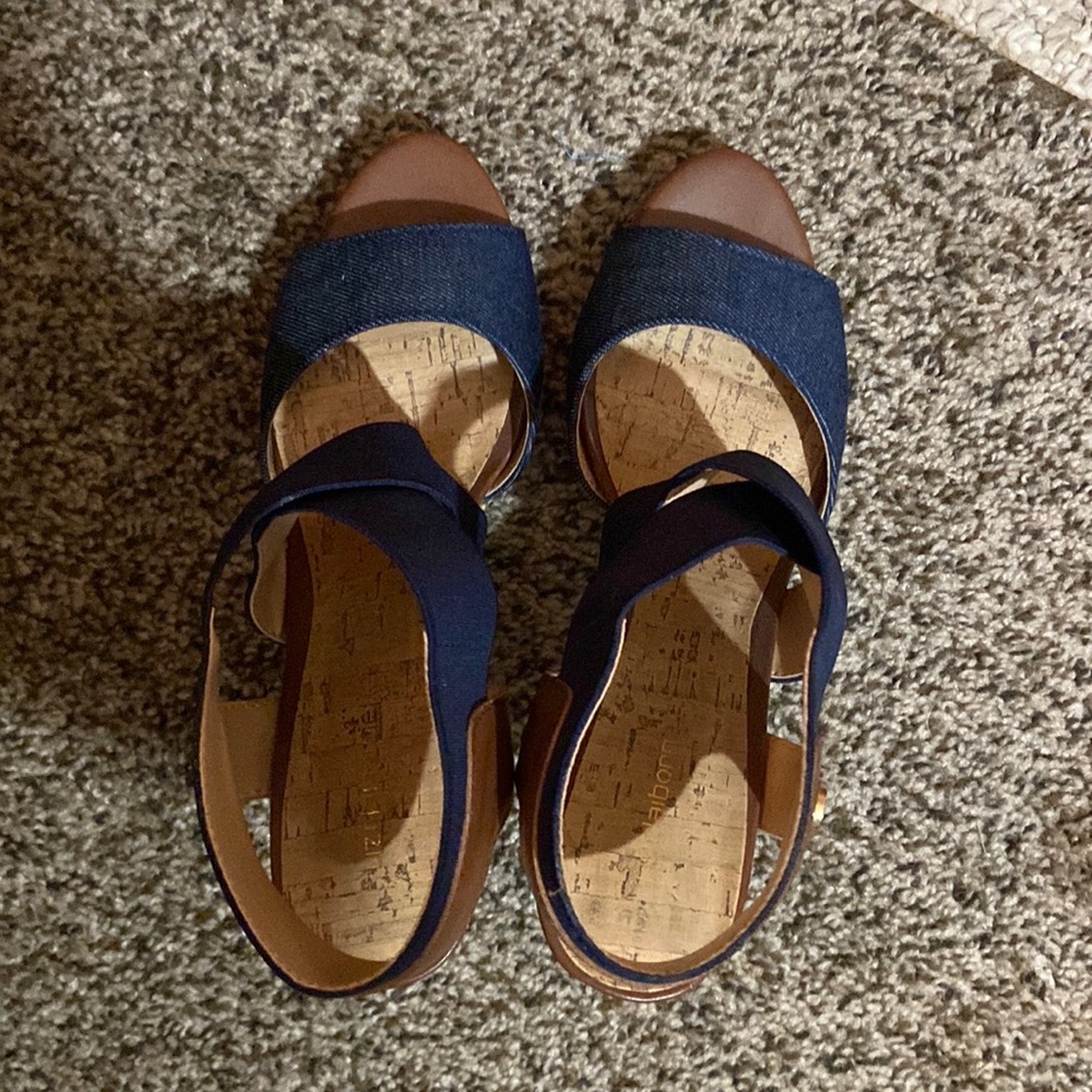 Women’s shoes size 7